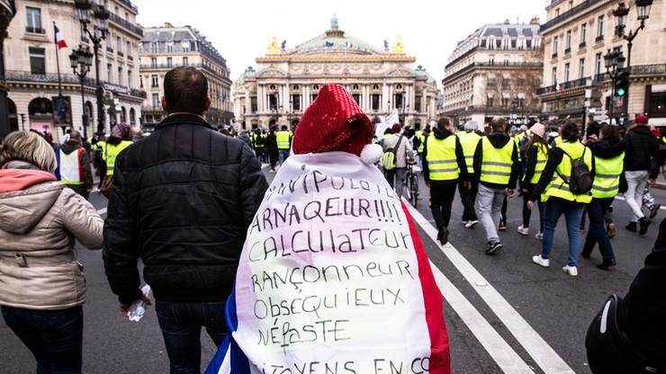 Francja: trzech mężczyzn z ruchu "żółtych kamizelek" zatrzymanych za "egzekucję" postaci Macrona