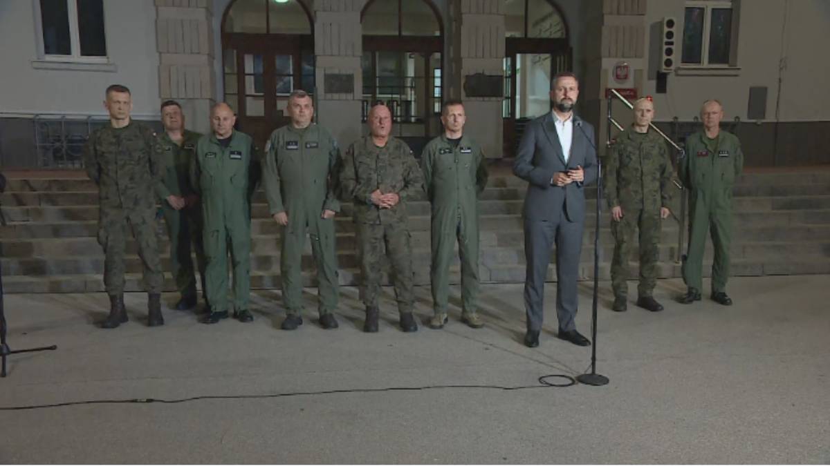 Katastrofa F-16 w Radomiu. Specjalna konferencja szefa MON