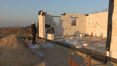 Budowlaniec bierze pieniądze i znika. Poszkodowanych przybywa