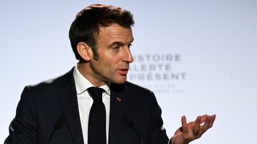 Francja. Emmanuel Macron obiecał młodym darmowe prezerwatywy. "Mała prewencyjna rewolucja"