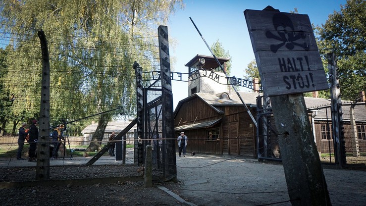 Antysemickie napisy na barakach w Auschwitz. Sprawę bada policja
