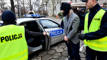 Nożownik ze Szczecina usłyszał zarzuty zabójstwa i usiłowania zabójstwa