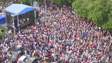 Kilkadziesiąt tysięcy ludzi na ulicach Bratysławy. Wiec pamięci Kuciaka i w obronie wolności słowa
