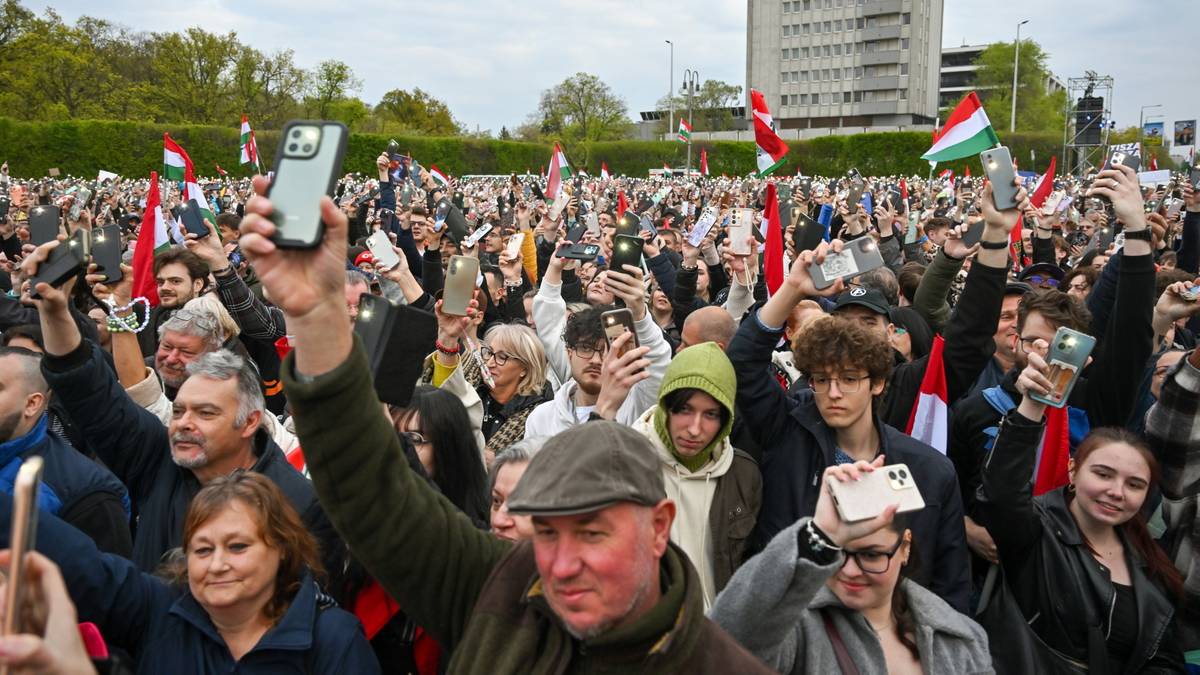 Rozpoczęły się wybory na Węgrzech. Zapowiada się rekordowa frekwencja