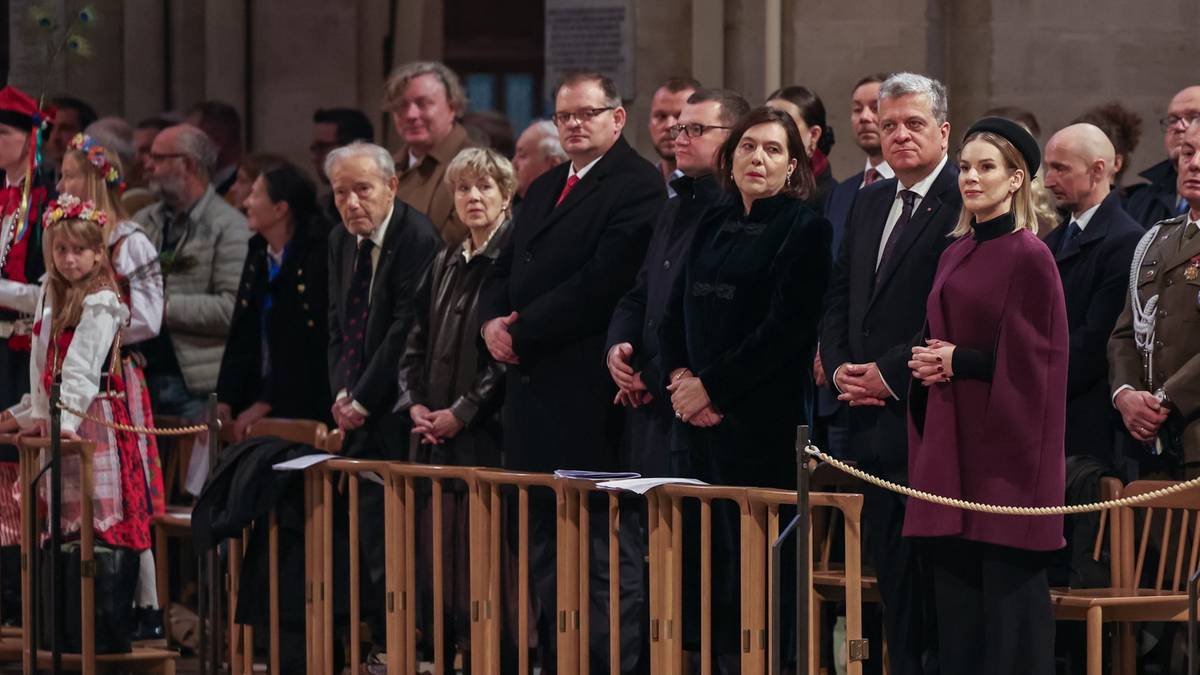 Kopia słynnego obrazu znów w Notre Dame. Pierwsza dama wzięła udział w uroczystości