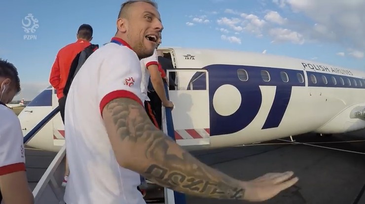 Polscy piłkarze latają LOT-em. "Chcieliśmy, żeby reprezentację narodową woziła polska firma"