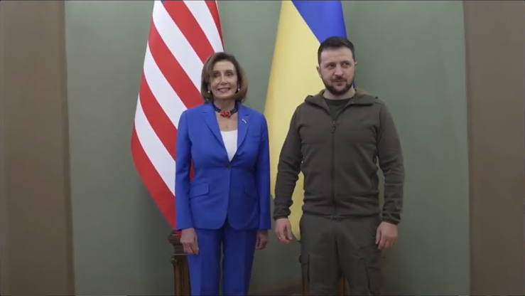 Wojna w Ukrainie. Nancy Pelosi w Kijowie. Odwiedzi też Polskę