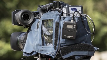 Węgry: kamerzystka, która kopała imigrantów z trzyletnim dozorem kuratora