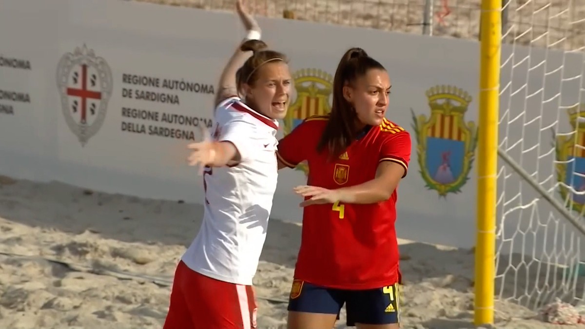 Europejska Liga Beach Soccera kobiet: Polska - Hiszpania 2:0. Skrót meczu