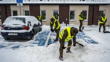 Miasto na wschodzie Polski walczy z zimą. Pomagają żołnierze WOT
