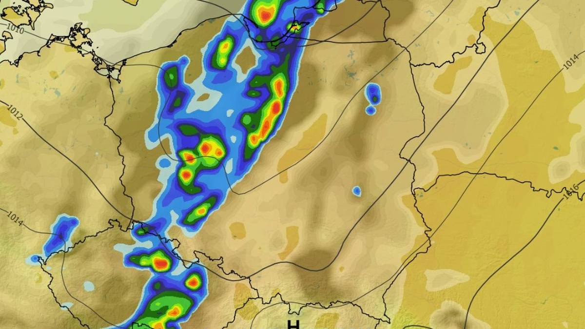 W środę najsilniejszych burz należy się spodziewać w drugiej połowie dnia