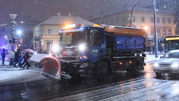 Cyklon Pit nad Polską. Paraliż na drogach i ostrzeżenia IMGW