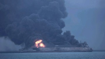 Eksplozja na płonącym tankowcu w Chinach wstrzymała akcję ratunkową