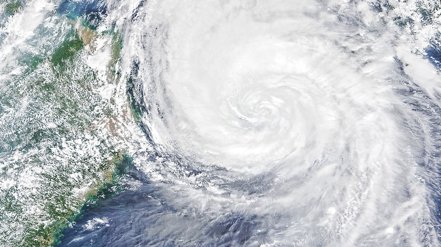 Zdjęcie satelitarne tajfunu Maysak. Fot. NASA.