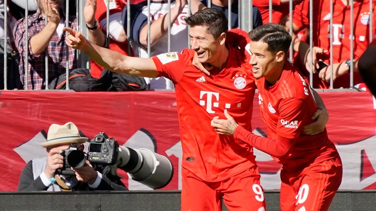 Dublet, kolejny rekord i piękny gest Lewandowskiego! 4:0 dla Bayernu