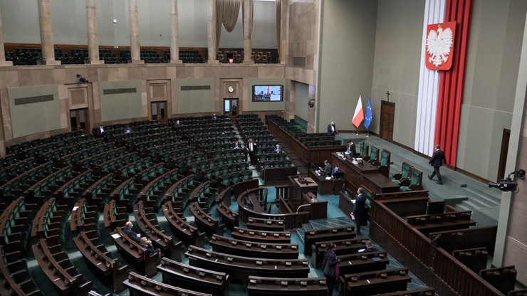 PiS: nie wycofujemy się z "Piątki dla zwierząt"