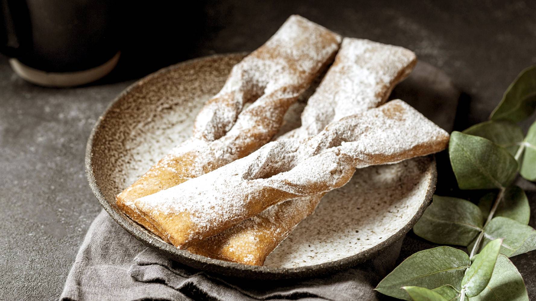 Przepis na faworki. Tak Ewa Wachowicz robi idealny chrust - Polsat.pl