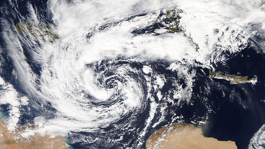 Zdjęcie satelitarne medikanu Zorbas nad Morzem Jońskim. Fot. NASA.