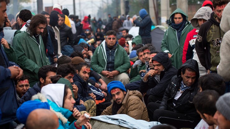 Waszczykowski: zatrzymać uchodźców w Turcji. Szwecja i Finlandia już "pękają w szwach"