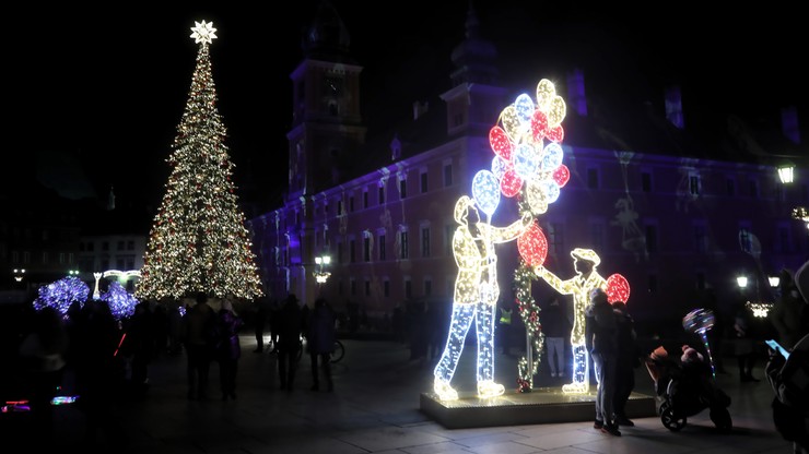 Warszawa: włączono świąteczną iluminację [ZDJĘCIA]