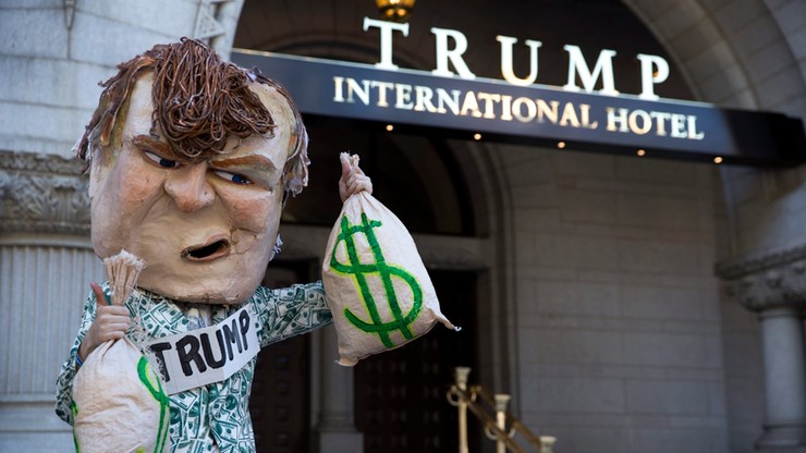 Protesty podczas otwarcia kolejnego luksusowego hotelu Trumpa