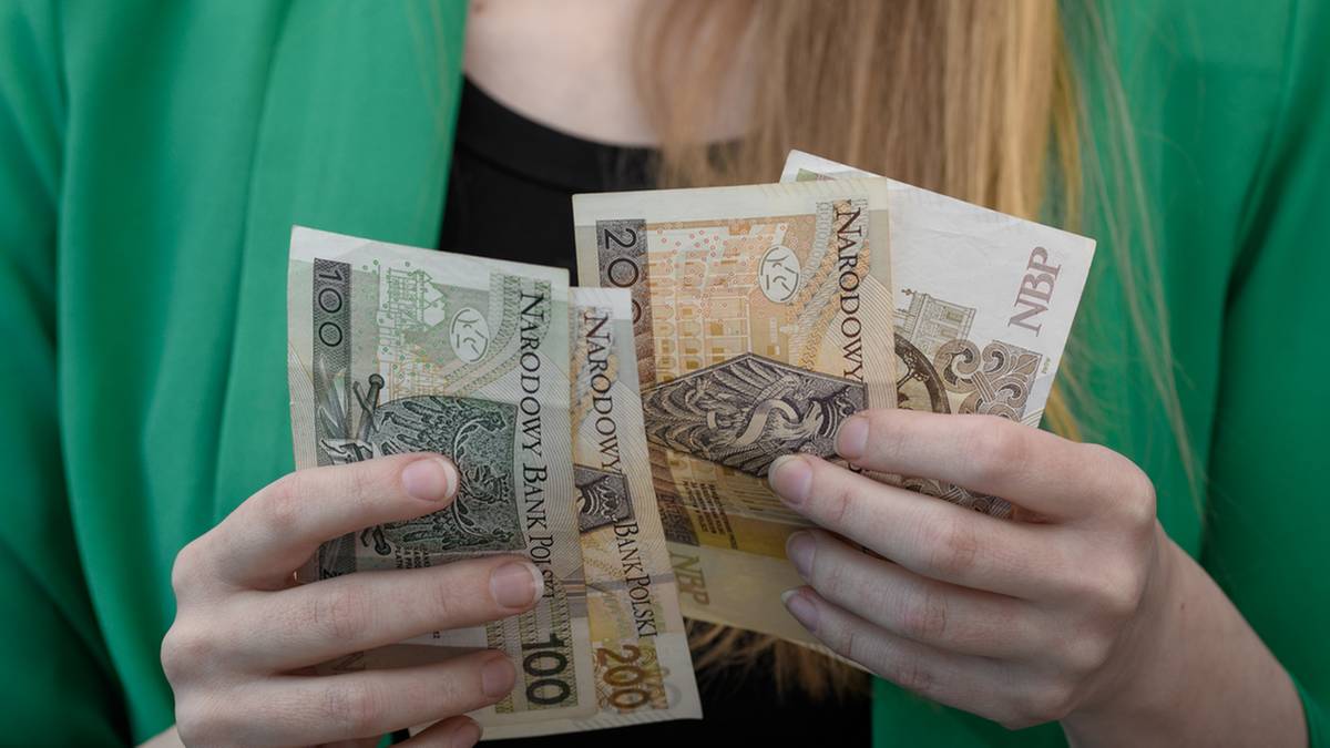 4475 zł przed emeryturą. Nauczyciele muszą podjąć decyzję do 31 sierpnia