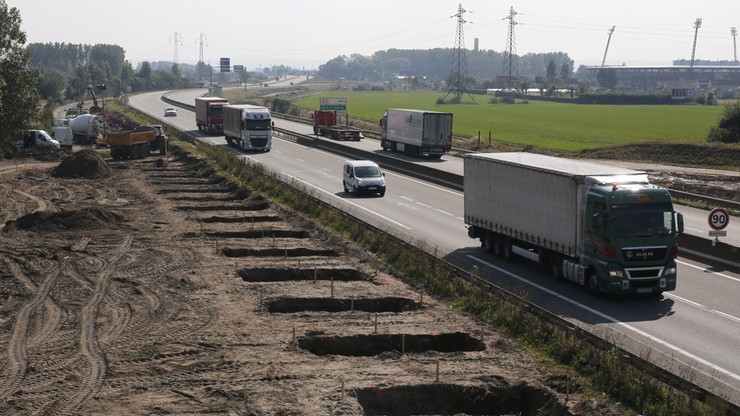 Błaszczak broni polskich kierowców w Calais. Apeluje do szefa francuskiego MSW