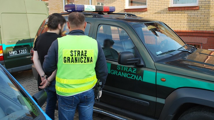 20 osób oskarżonych o przemyt nielegalnych migrantów do Polski