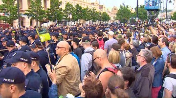 Policja: Frasyniuk odpowie za naruszenie nietykalności jednego z funkcjonariuszy