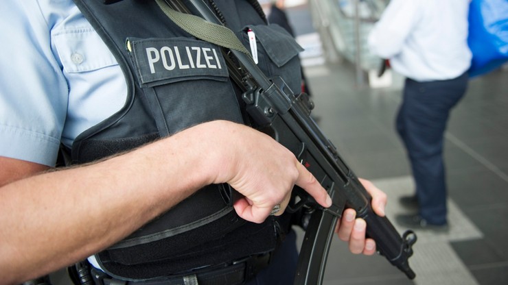 Niemcy: zatrzymanie trzech osób, możliwe związki z terroryzmem