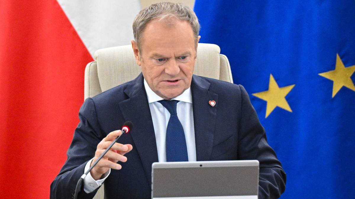 "Wstyd mi za was!". Donald Tusk wymienił trzy nazwiska