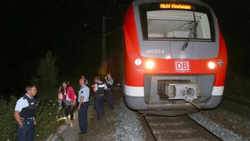 Niemcy: atak w pociągu. Cztery osoby ciężko ranne