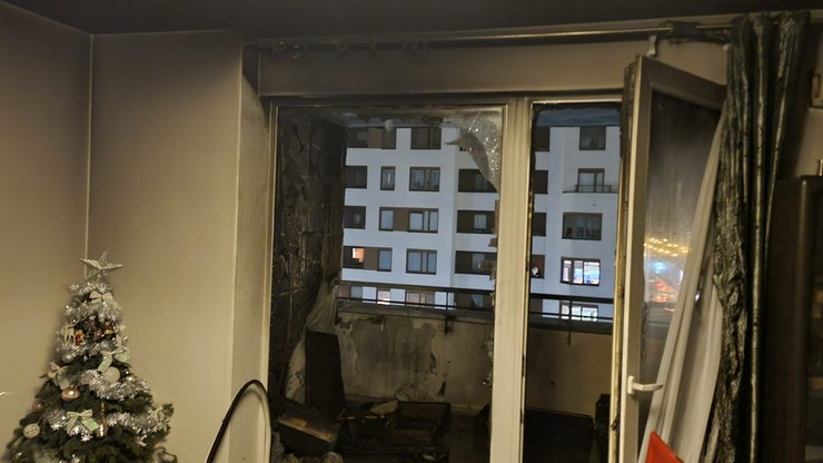 Warszawa. Petarda wpadła na balkon. Spłonęło mieszkanie