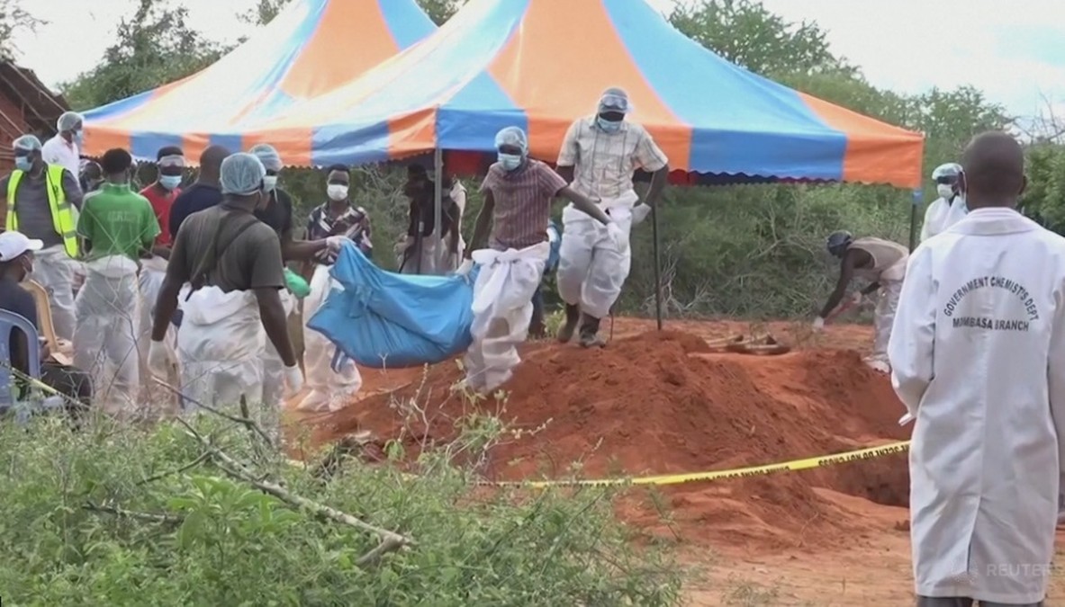 Kenia. Rośnie liczba członków sekty, którzy zagłodzili się na śmierć. Znaleziono 73 ciała