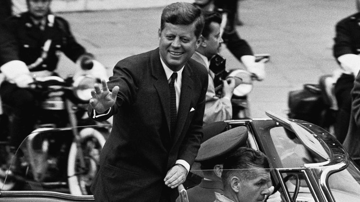 Były szef CIA: Sowieci chcieli zrezygnować z zamachu na Kennedy'ego. Zabójca nie posłuchał
