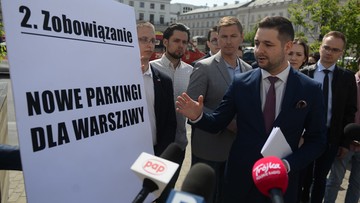 Jaki zapowiada rozwiązanie problemów z parkowaniem w Warszawie. Chce wybudować parkingi podziemne