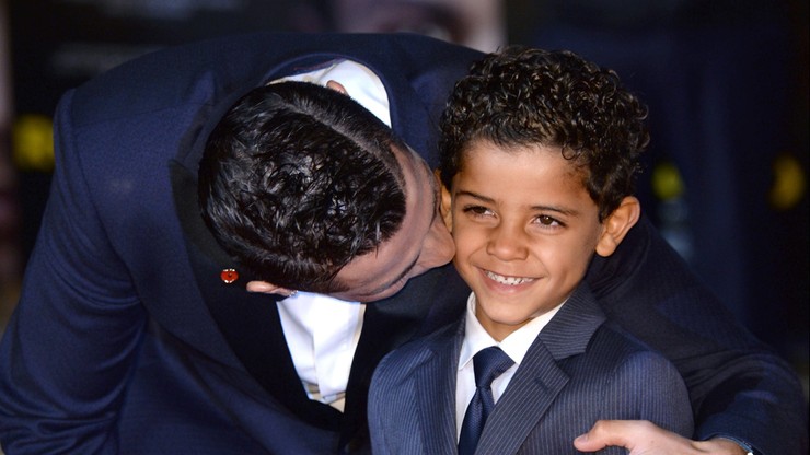 Tak drybluje syn Cristiano Ronaldo. Kibice byli zachwyceni (WIDEO)