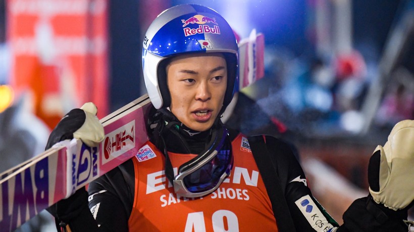 PŚ w skokach narciarskich: Ryoyu Kobayashi nie wystąpi w niedzielę. Jest zakażony koronawirusem