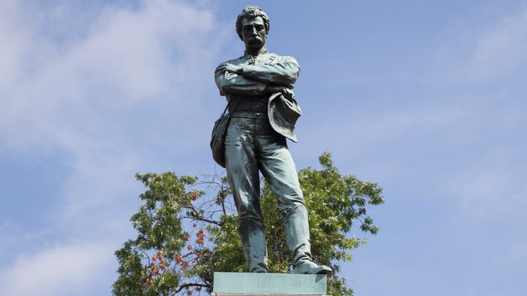Debata nad pomnikami konfederatów. Większość Amerykanów za pozostawieniem ich w miejscach publicznych