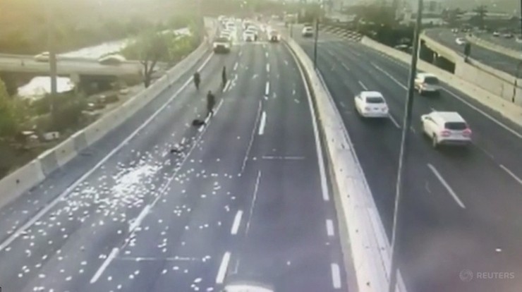 Chile. Policyjny pościg i deszcz pieniędzy na autostradzie