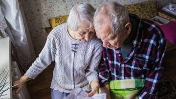 Ile wynosi przeciętny dług seniora? Kwota rośnie w zastraszającym tempie