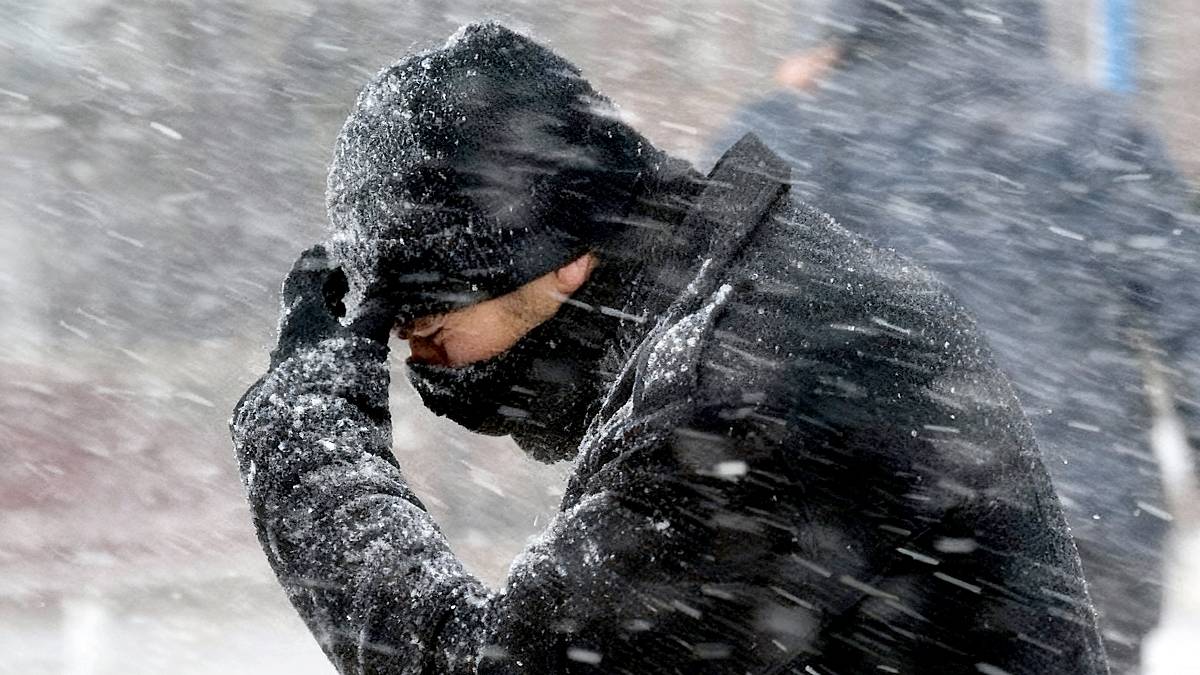 Zacznie się 13 listopada. Po wichurze przyjdą śnieżyce, a potem tęgi mróz