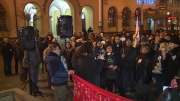 "Solidarni z Frasyniukiem". Manifestacja na wrocławskim rynku