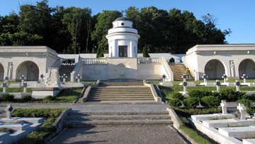 Kolejna próba uszkodzenia płyt zasłaniających lwy na Cmentarzu Orląt we Lwowie