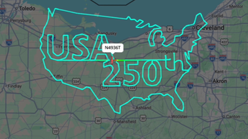 Niezwykły pokaz pilota. Tak uczcił 250-lecie niepodległości USA