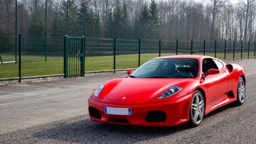 Ferrari należące do Trumpa sprzedane za 270 tys. dolarów