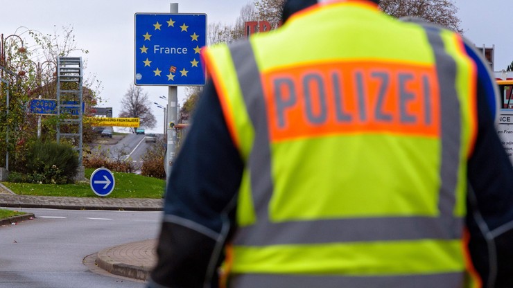 Niemcy: policja bada związki zatrzymanego Czarnogórca z atakami w Paryżu