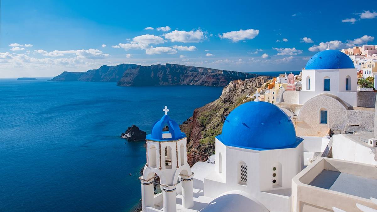 Santorini oblężone przez turystów. Mieszkańcy mieli zostać w domach