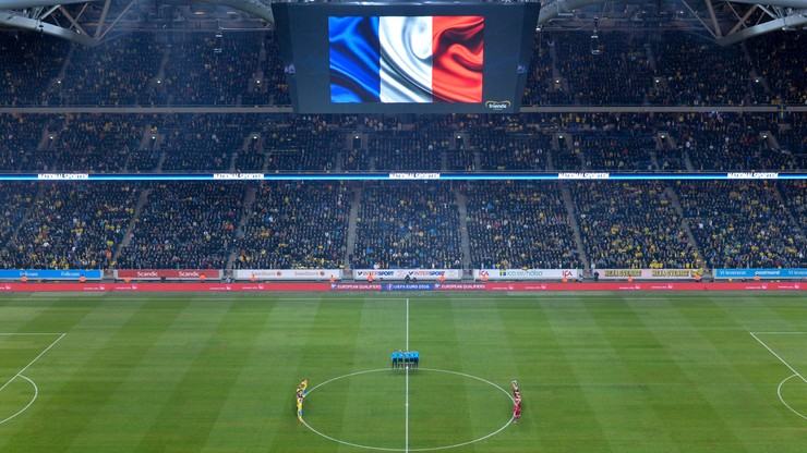 Marsylianka i czarne opaski - towarzyskie mecze z paryską tragedią w tle