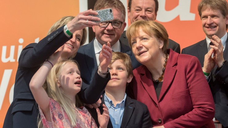 Wybory w Niemczech: znaczne straty partii Merkel, sukces antyimigranckiej AfD